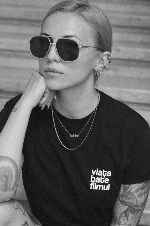 tricou unisex negru "viata bate filmul" Tombabe & Anonimul Film Fest collab.