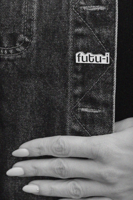 insigna metalica "futu-i"