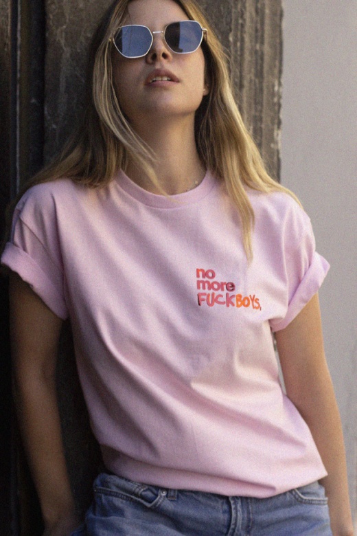 tricou unisex roz "no more fuckboys" Tombabe x SkinDeep collab.