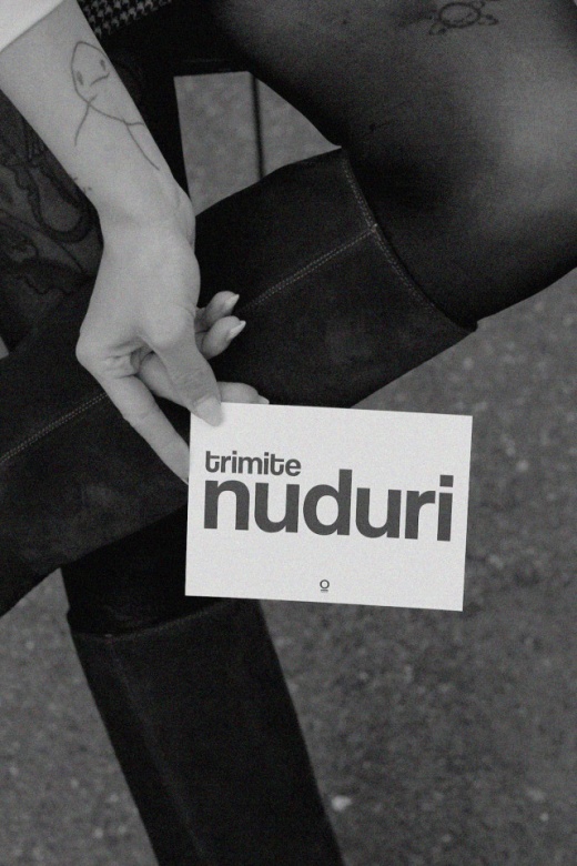 carte poștală "trimite nuduri"