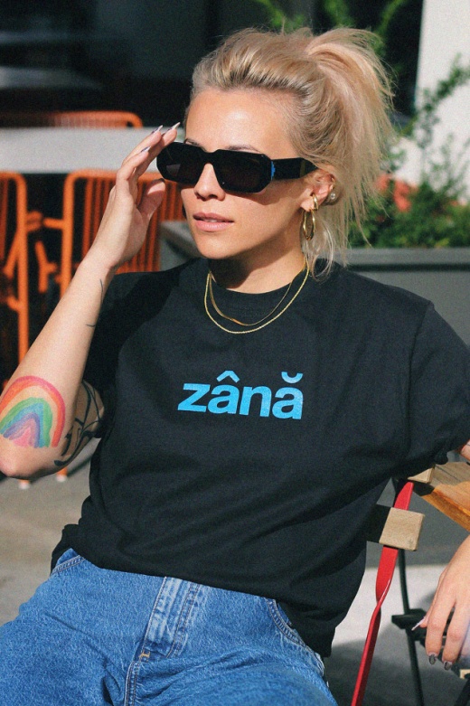 tricou unisex negru cu sclipici albastru "zână"