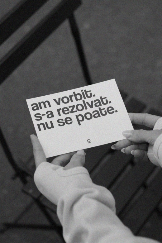 carte poștală "am vorbit. s-a rezolvat. nu se poate."