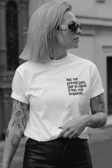 tricou unisex alb "fac rar primul pas"