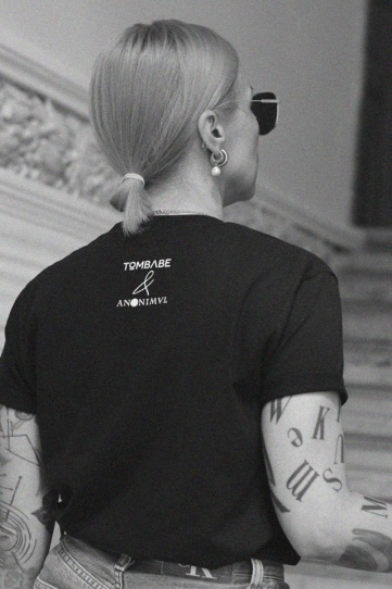 tricou unisex negru "viata bate filmul" Tombabe & Anonimul Film Fest collab.