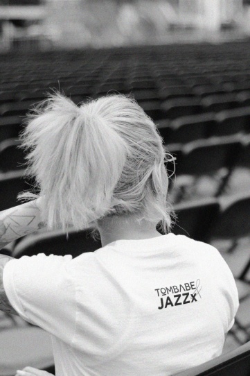 tricou unisex alb "jazz styles" Tombabe x JAZZx collab.