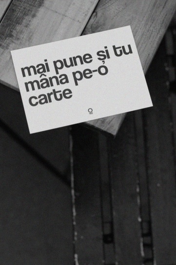 carte poștală "mai pune și tu mâna pe-o carte"