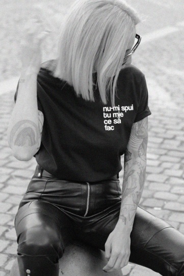 tricou unisex negru "nu-mi spui tu mie ce să fac"