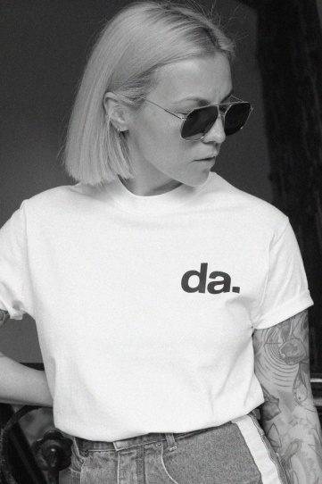 tricou unisex alb "da."