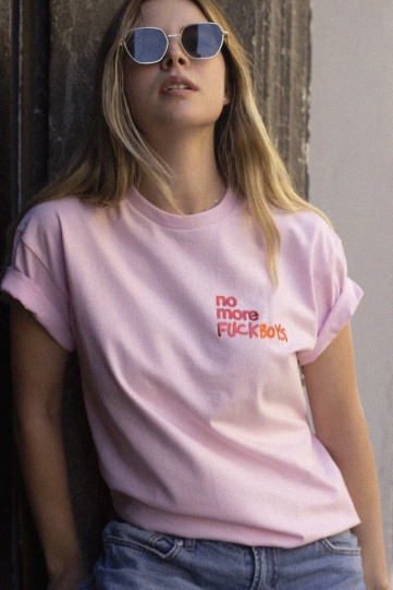 tricou unisex roz "no more fuckboys" Tombabe x SkinDeep collab.
