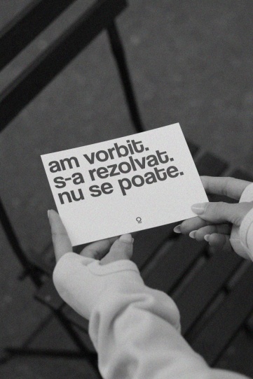carte poștală "am vorbit. s-a rezolvat. nu se poate."