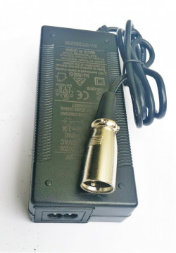 Incarcator 42V pentru Trotineta ST1001