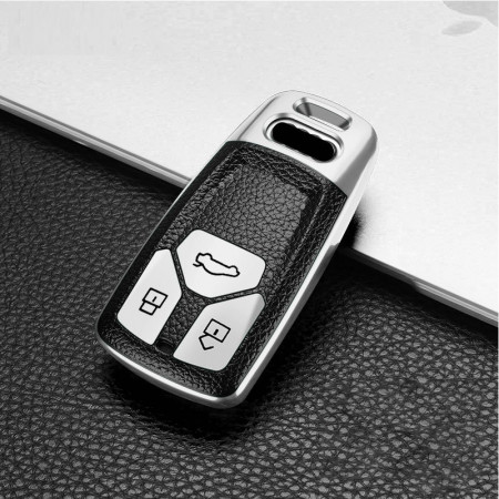 Husa de protectie Luxury Line pentru cheia auto Audi reprezinta o optiune deosebita pentru orice posesor de Audi care isi doreste sa-si protejeze cheia. Aceasta husa de protectie de inalta calitate este confectionata dintr-un material durabil, oferind o p
