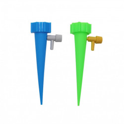 Kit de irigare a plantelor irigator cu supapa de picurare Fabricat din plastic, sigur si ecologic.  Picuratorul poate controla debitul in functie de necesitatile plantei. Ofera cantitati diferite de apa pentru diferite plante si flori.  Setul este perfect
