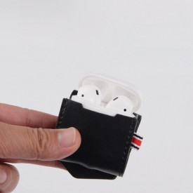 Husa din piele naturala pentru AirPods cu port pentru incarcare