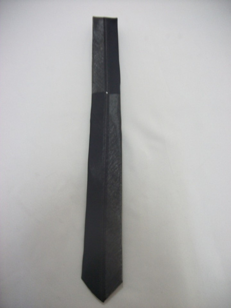 Cravata rafinata, de culoare neaga, negru-gri