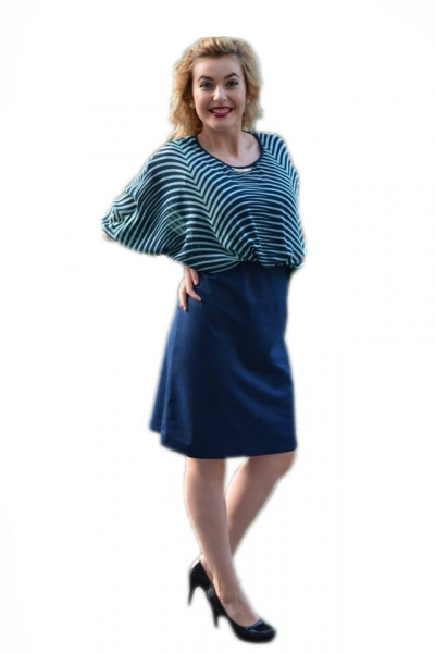Rochie moderna, cu fusta mulata, iar partea de sus vaporoasa