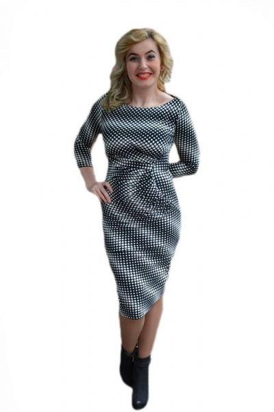 Rochie feminina negru-alb cu croi cambrat si fronseuri in fata