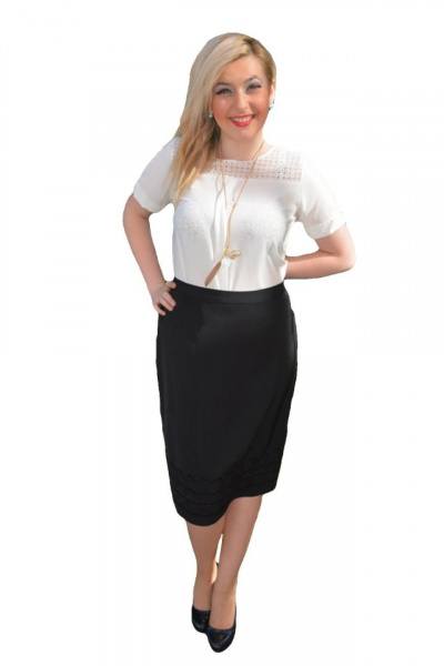 Fusta eleganta , neagra cu design de broderie, cusaturi