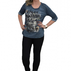 Bluza chic, nuanta de bleumarin, cu design grafic deosebit