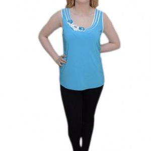 Bluza deosebita, nuanta de albastru, design de flori aplicat