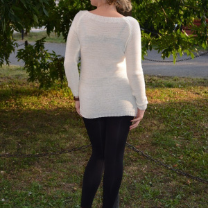 Bluza rafinata , de culoare alba cu fermoare aurii