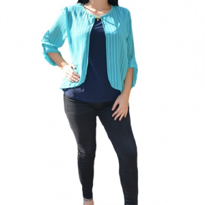 Bluza tinereasca in nuante de albastru cu design de dungi subtiri