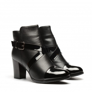 Botina casual, culoare neagra, cu aspect mat si detalii lucioase
