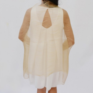 Esarfa clasica cu forma dreptunghiulara de culoare negru-argintiu,negru-auriu,auriu