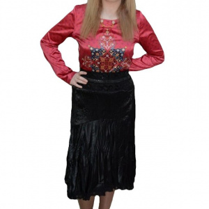 Fusta fashion, nuanta de negru, dantela aplicata