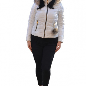 Jacheta Vera casual ,scurta cu aspect lucios ,nuanta de alb