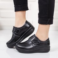 Pantof de toamna, primavara, de culoare neagra, cu talpa groasa