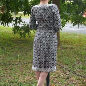 Rochie bicolora alb-negru, cu paspol alb la guler si tiv