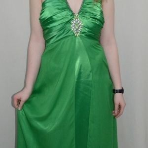 Rochie chic, nuanta de verde, detaliu argintiu deosebit