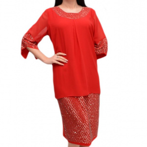 Rochie cu aspect de costum, cu decolteu mic si maneca trei-sfert