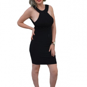 Rochie cu spatele in forma de x, de culoare neagra