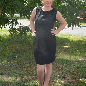 Rochie cu un croi simplu, neagra, mini