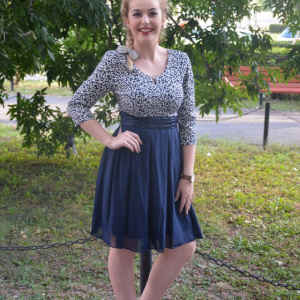 Rochie de ocazie, bleumarin-alb cu fir auriu si voal
