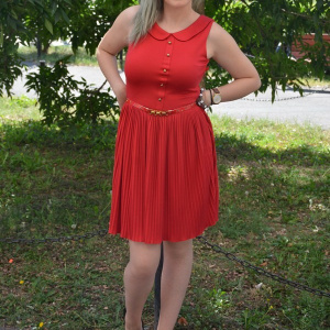 Rochie de primavara-vara, lejera, tinereasca. de culoare rosie