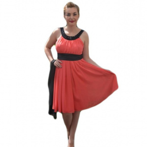 Rochie de seara eleganta, din voal de culoare corai, cu insertii negre