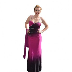 Rochie fermecatoare de gala, lungime maxi, mulata, pe roz-ciclam
