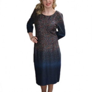 Rochie lejera cu croiala simpla, nuanta bleumarin cu design colorat