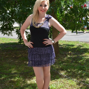 Rochie tinereasca de seara, nuanta neagra cu design animal-print