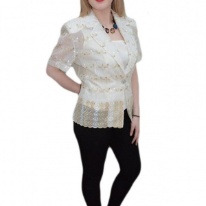 Sacou elegant de nuanta bej, cu maneca scurta si model brodat