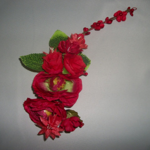 Accesorii pentru ocazie, florale, in nuante albe, rosii, mov