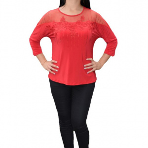 Bluza deosebita cu insertie de dantela si strasuri, nuanta rosie