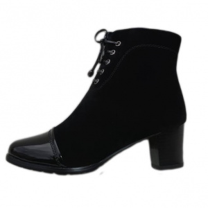 Botina imblanita de toamna-iarna, neagra, cu model de siret