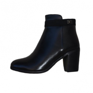 Botina scurta pana la glezna, culoare neagra, cu toc gros, comod