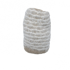 Caciula trendy, bej, din material tricotat cu design de dungi fine
