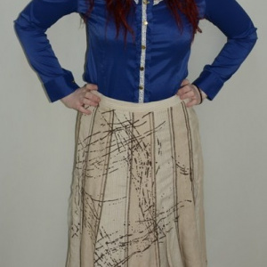 Fusta chic, nuanta de bej, design interesant si abstract