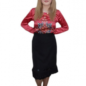 Fusta eleganta, neagra cu design creponat si paspolat cu satin